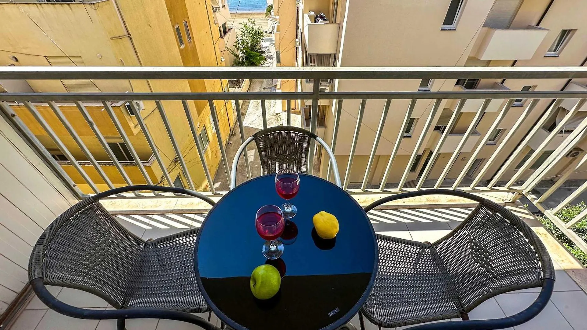 Penzion Hotel Interstellar 830 Durrës
