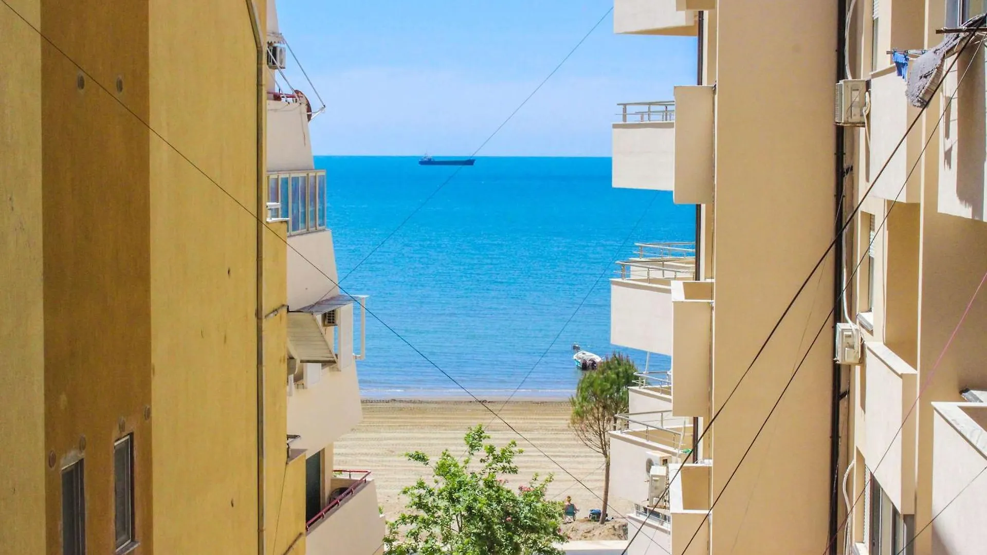 Hotel Interstellar 830 Durrës