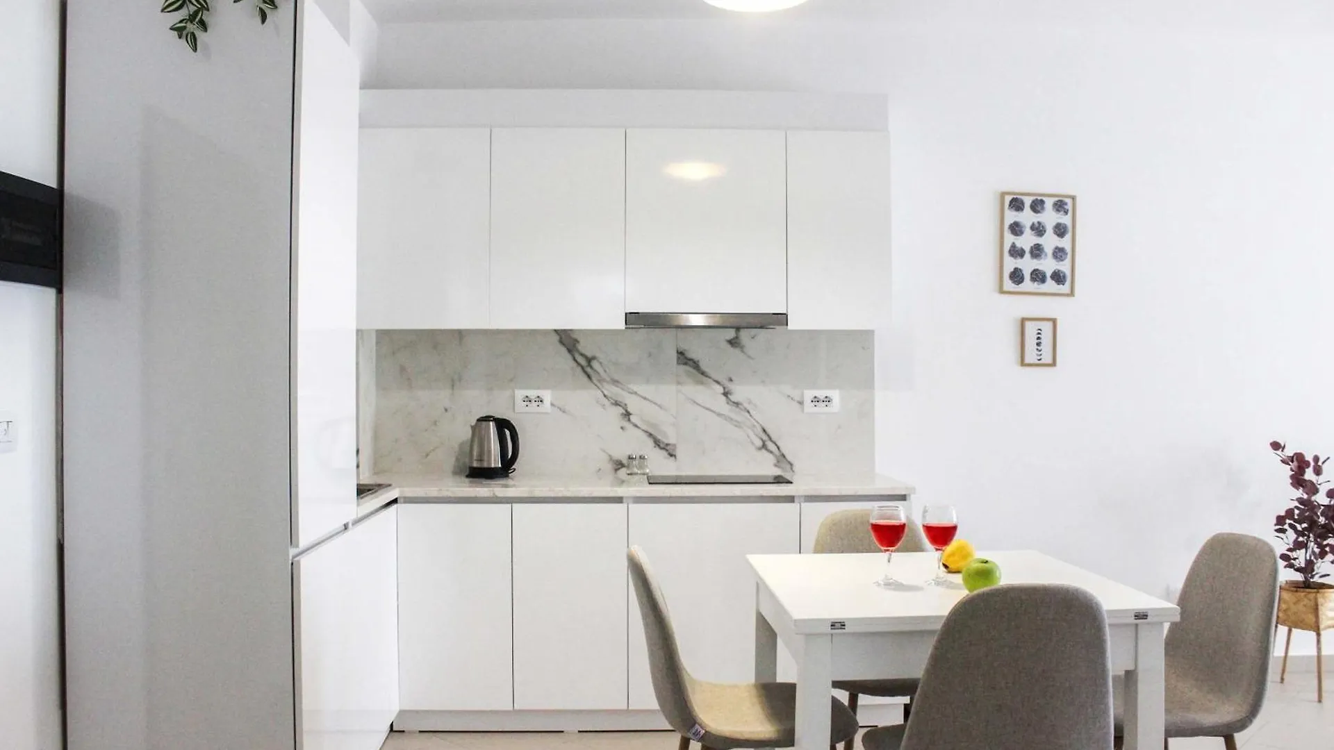 Hotel Interstellar 830 Durrës